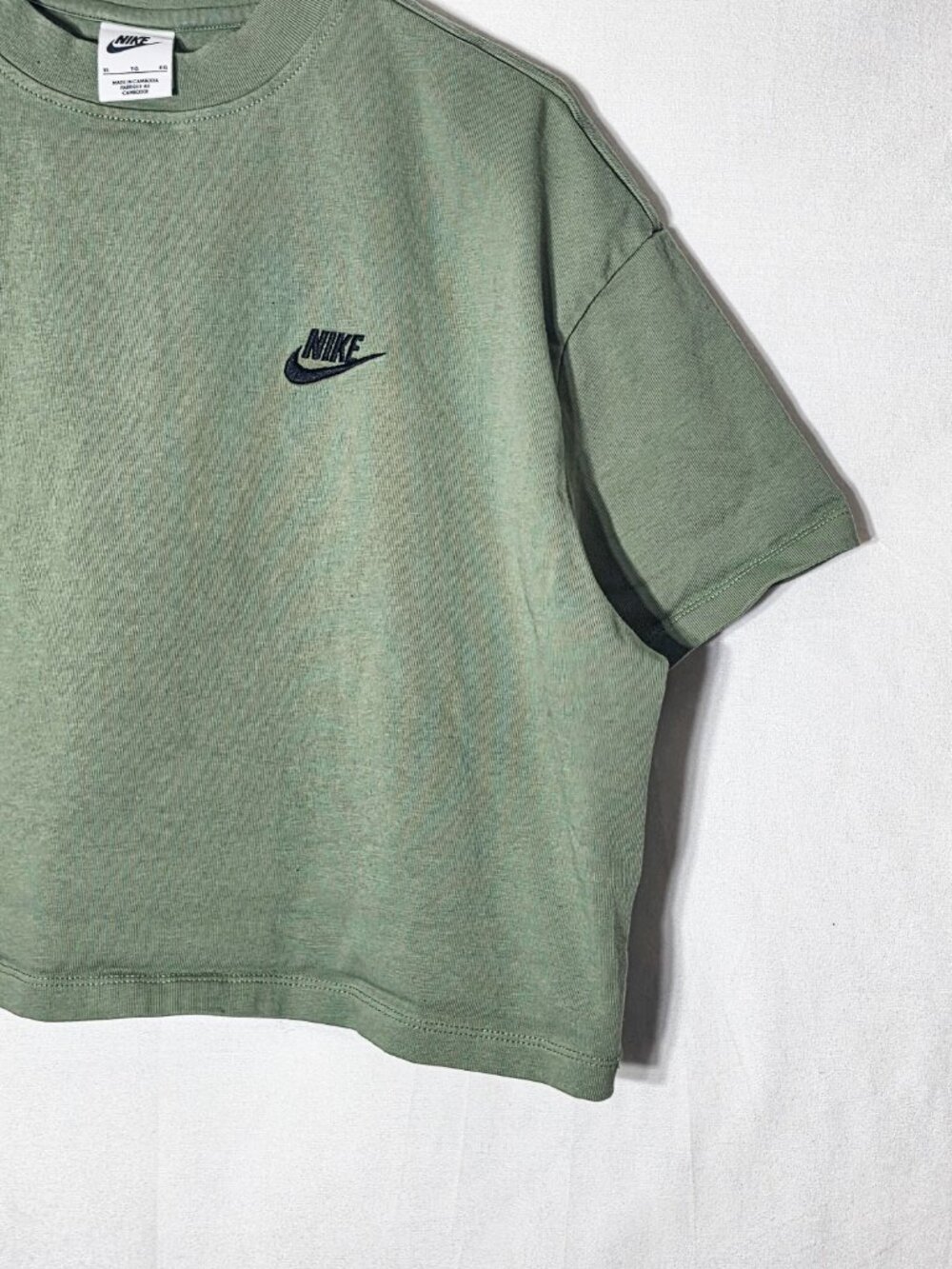 Nike XL Green Cropped Tshirt Womens Sportswear - Picture 4 of 5
